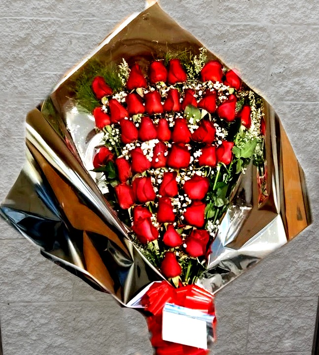 Envio y venta de flores ,rosas, plantas,arreglos florales ,regalos y desayunos a domicilio con delivery gratis en la Ciudad Autonoma de Buenos Aires y con costo de env�o en localidades del Gran Buenos Aires asi como delivery de flores y plantas a trav�s de florerias asociadas en todas las provincias de la Argentina, Buenos Aires, la Pampa, Tucuman, La Rioja, R�o Negro, Entre Rios, Corrientes, Misiones, Neuquen, Chubut, Tierra del Fuego, Santa Cruz, San Luis, Mendoza, Cordoba, Jujuy, Formosa, Santiago del Estero, Salta, Chaco, Catamarca ,San Juan, y ademas realizamos el delivery de flores ,coronas,palmas , plantas y regalos a todas las ciudades de Argentina, Mar del Plata, C�rdoba, Buenos Aires, con cargo en Santa Rosa, La Plata, Bella Vista, Neuquen, Pilar, Paran�, Posadas, Resistencia, Cipolleti y mas de 300 ciudades y localidades en todo el territorio de nuestro pa�s, asi como tambien tenemos la posibilidad de enviar flores a casi todo el mundo en cuestion de horas